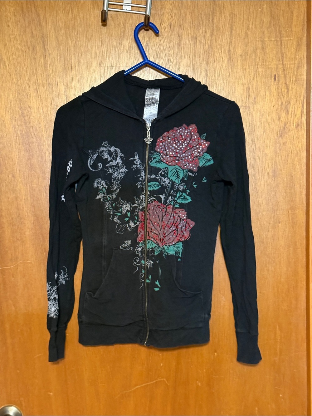 Stash & Burn Black Stretch Zip Hoodie with Skull & Roses Sz M